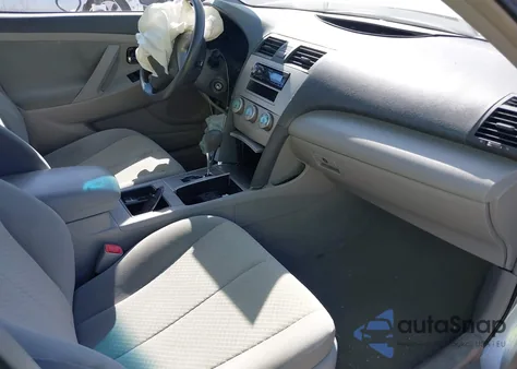 2009 Toyota Camry Le z USA, uszkodzony, nr VIN 4T4BE46KX9R048428